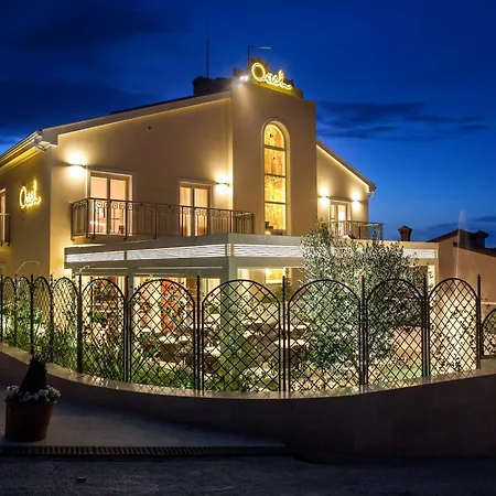 Oasi Pool Hotel