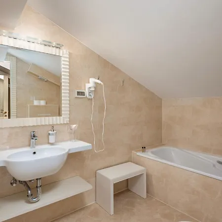 Oasi Pool Hotel Pjescana Uvala